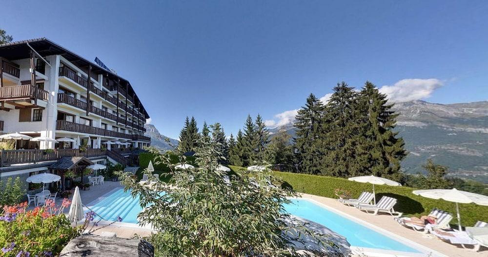 Aux Ducs De Savoie Hotel Комбо Екстериор снимка