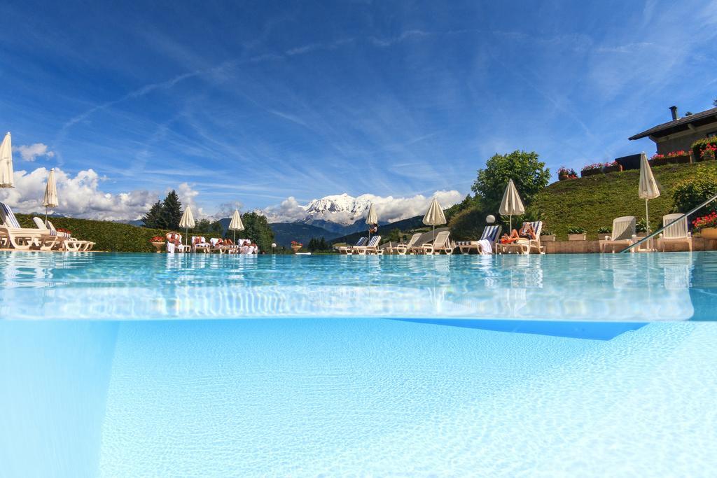 Aux Ducs De Savoie Hotel Комбо Екстериор снимка