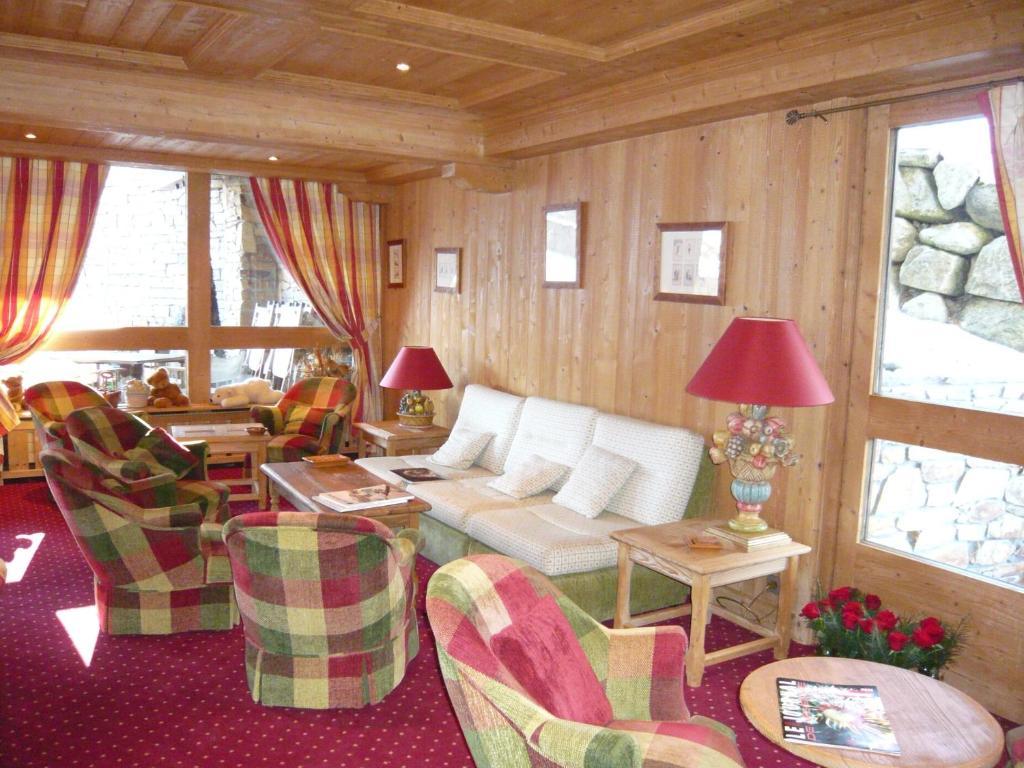 Aux Ducs De Savoie Hotel Комбо Екстериор снимка